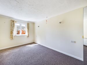 DOUBLE BEDROOM- click for photo gallery